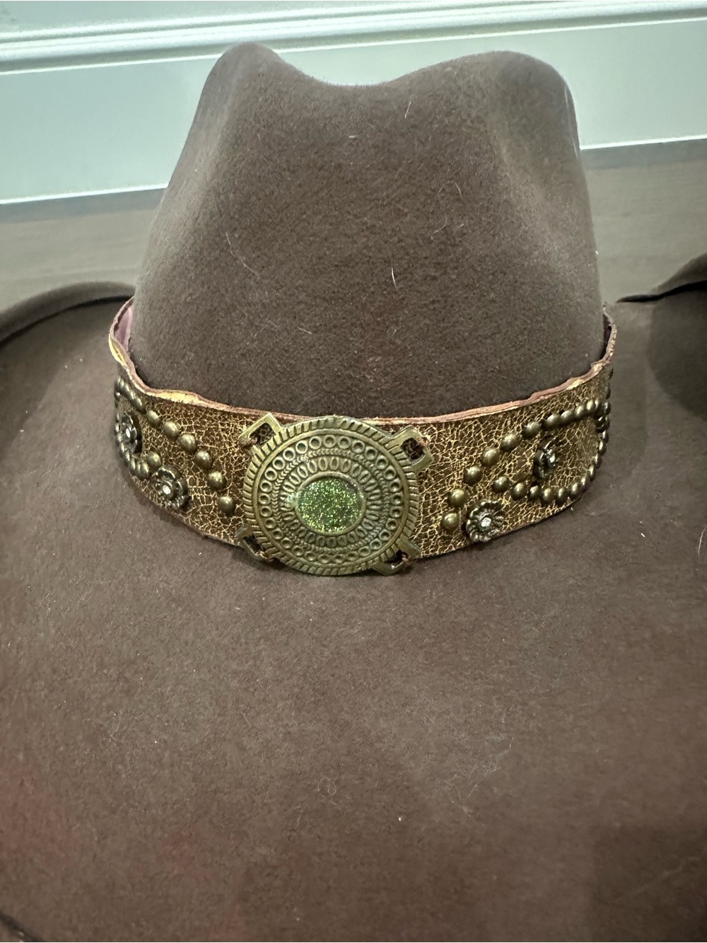 Women's Brown Felt Fedora with Ornate Bronze-Tone Band